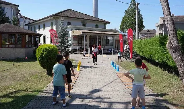 Kur'an kursuna gidenlen hem eğlendi hem spor yaptı