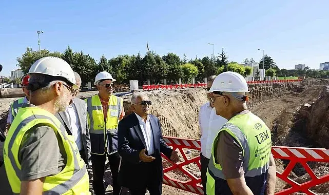 Kartal Kavşağı'nda incelemelerde bulunan Büyükkılıç: "Yüzde 40'ın üzerine çıkmış durumdayız"