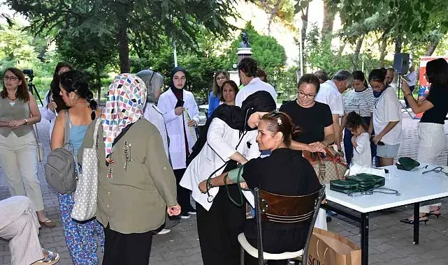 Hayata Dokunanlar Topluluğundan Sağlık taraması ve İlk yardım eğitimi