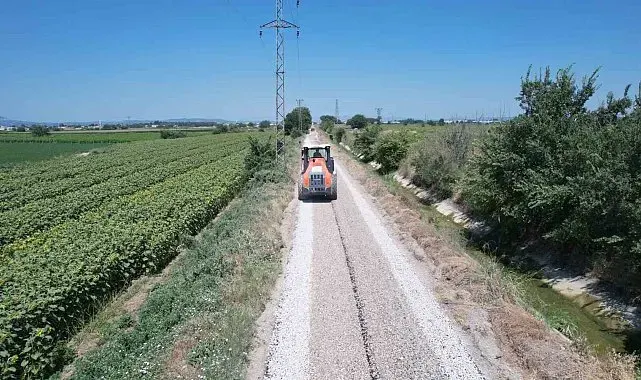 Şehzadeler'de çiftçinin beklediği yol yenilendi