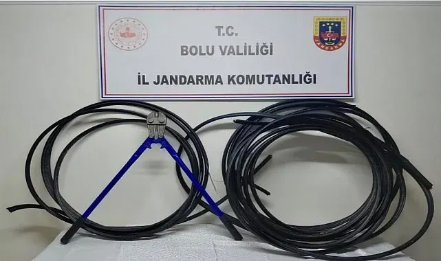Bolu'da kablo hırsızlığı şüphelisi çaldığı kablolarla yakalandı