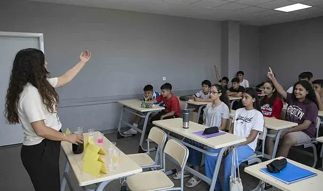 Mersin'de ücretsiz yaz atölyeleri öğrencilerden yoğun ilgi görüyor
