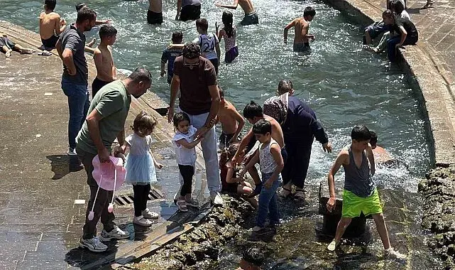 Diyarbakır'da çocuklar Anzele'ye akın etti