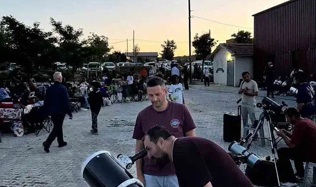 Eskişehir'de gökyüzü heyecanı: Vatandaşlar gezegenleri yakından gözlemledi