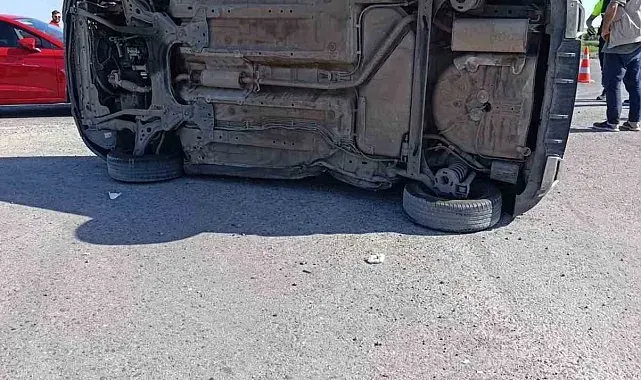 Diyarbakır'da iki otomobil çarpıştı: 3 yaralı