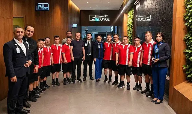 Down Futsal Milli Takımı'nın Genuine Cup için ABD'ye yolculuğu başladı