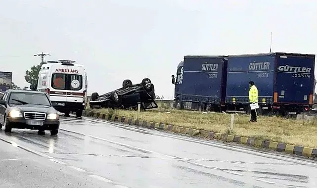 Tosya'da otomobil takla attı: 2 yaralı