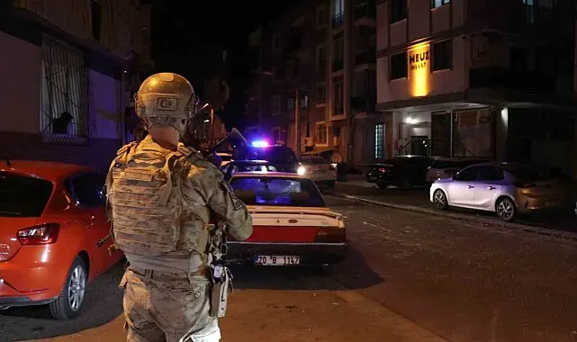 Denizli'de 53 yılla aranan 2 firari JASAT'ın sıkı takibinden kaçamadı