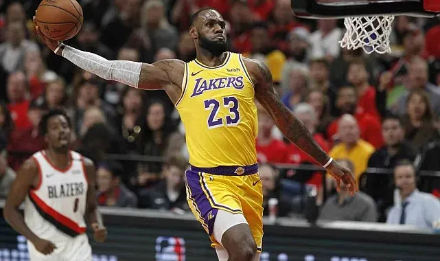 LeBron James, NBA'de 4. farklı takımda forma giyecek