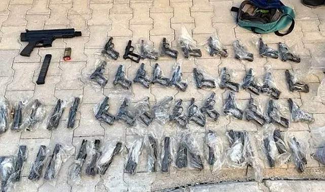 Kütahya'da silah kaçakçılığı operasyonunda yakalanan 5 zanlı tutuklandı