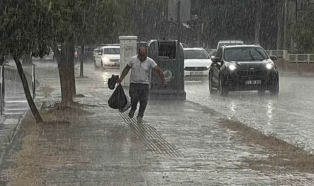Edirne'de sağanak yağış etkili oldu