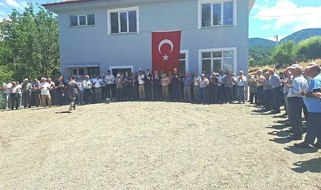 Hisarcık Aşağı Yoncaağaç Köyü'nde Çok Amaçlı Salon açıldı ve hayır yemeği düzenlendi