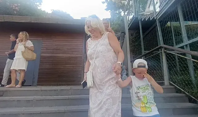 Antalya'da asansör paniği: 5'i turist 11 kişi mahsur kaldı