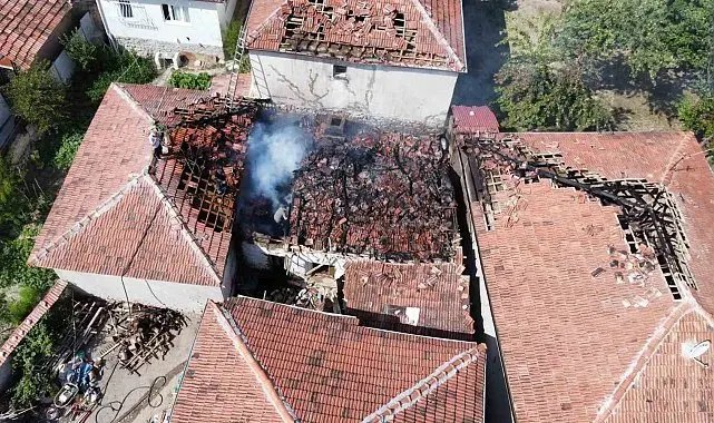 Tandırda çıkan yangın 3 evi küle çeviriyordu