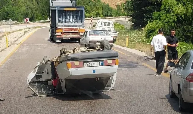 Kastamonu'da iki otomobil çarpıştı: 3 yaralı