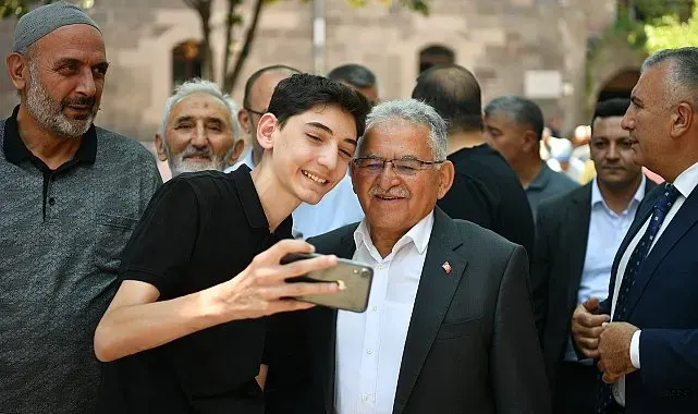 Başkan Büyükkılıç, Kayseri'nin en beğenilen ilk 5 siyasetçisi arasında