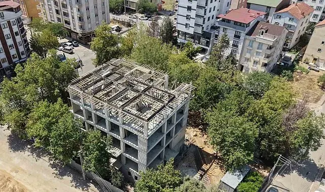 Bilgi evi ve aile sağlığı merkezinin kaba inşaatında sona doğru