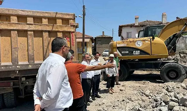 Sındırgı'da depremden etkilenen camiler yeniden yükseliyor