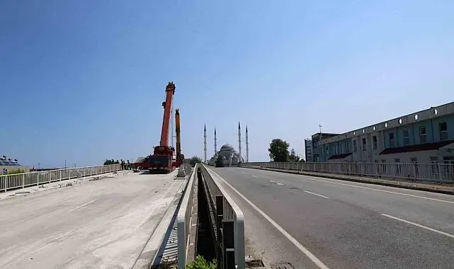 Reşadiye Viyadüğünde yıkım çalışmaları sürüyor