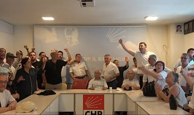 Bilecik'te CHP binasında gergin anlar