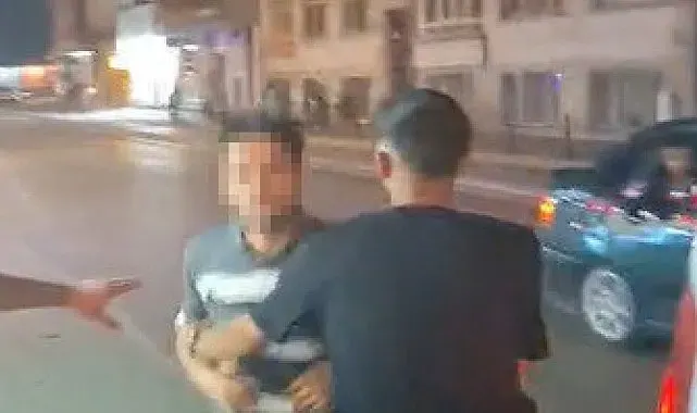 Konya'da motosikletliye saldıran otomobil sürücüsüne para cezası kesilirken aracı trafikten men edildi