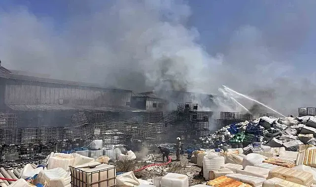 Kahramanmaraş'ta iş yeri yangını söndürüldü