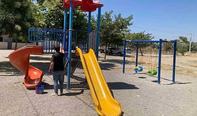 Yunusemre'de parklar çocuklar için yenileniyor
