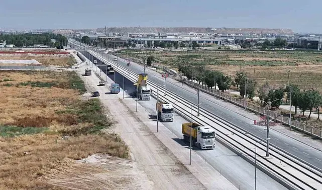 Konya Büyükşehir, 'Şehir Hastanesi-Yeni Sanayi Sitesi' tramvay hattı güzergahındaki bölgelerin yol altyapısını güçlendiriyor