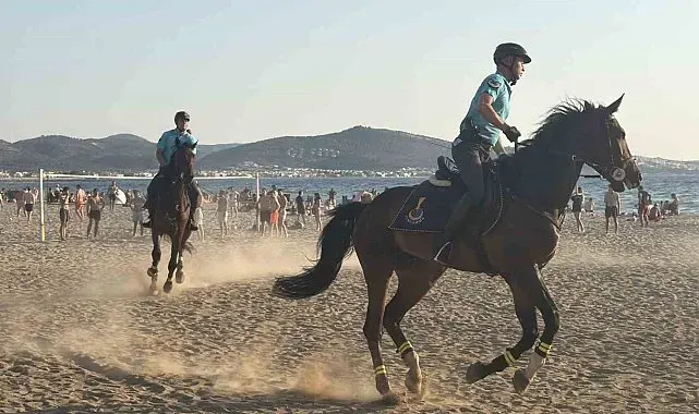 Atlı jandarma yaz sezonunda Balıkesir'de görev başında