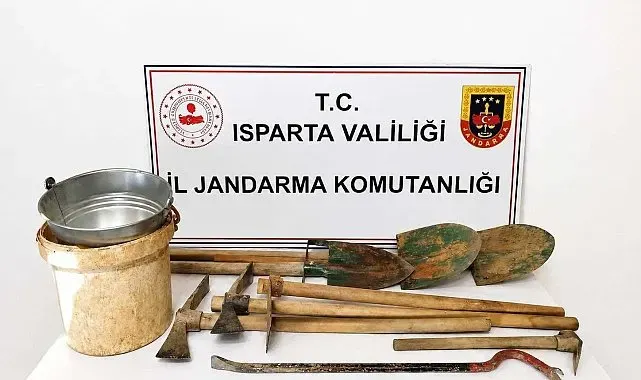 Isparta'da jandarmadan kaçak kazı operasyonu