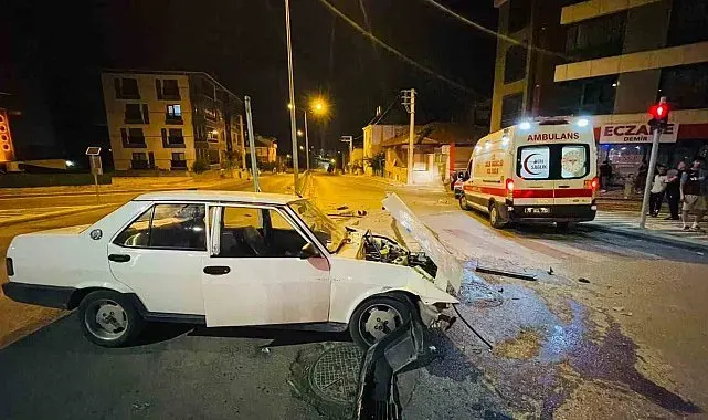 Karaman'da iki otomobilin çarpıştığı kaza ucuz atlatıldı