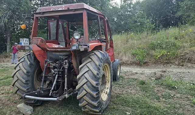 Kontrolden çıkan traktör devrilirken, sürücüsü yaralandı
