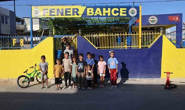 Depremde evi yıkıldı, yeni evini satın aldıktan sonra ilk işi Fenerbahçe aşkını yaşatmak oldu