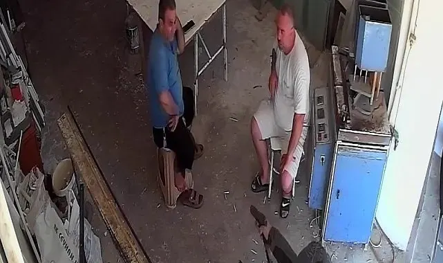 Taburede otururken silahlı saldırıya uğradı: O anlar kamerada