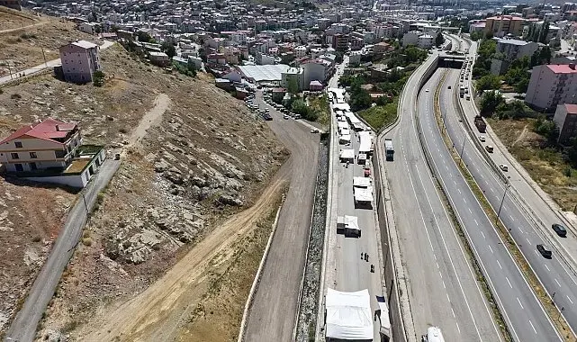 Kapalı halk pazarı otoparkı hizmete açıldı