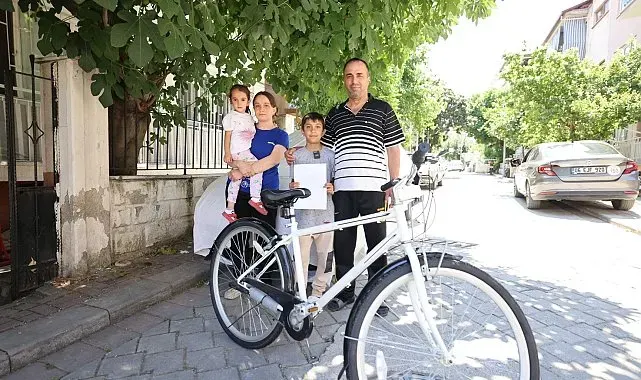 Denizli Büyükşehirden miniklere bisiklet hediyesi