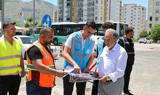 Talas'ta asfalt yılı hız kesmiyor: Sayer Caddesi yeni yüzüyle hizmette
