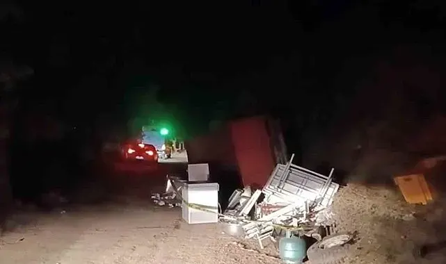 Yayla dönüşünde devrilen kamyonetteki 1 kişi hayatını kaybetti, 1 kişi yaralandı