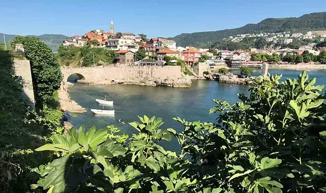 Amasra 3 günde nüfusunun 16 katı ziyaretçiyi ağırladı