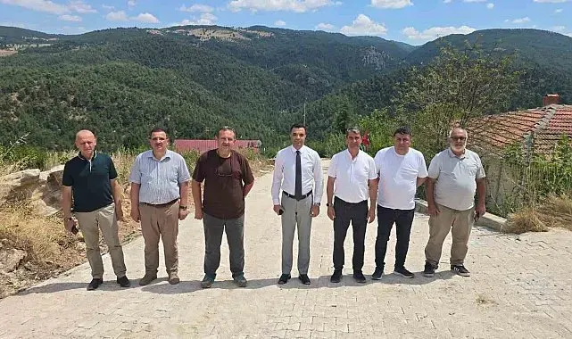 Köylerde parke taşı döşeme çalışmaları sürüyor