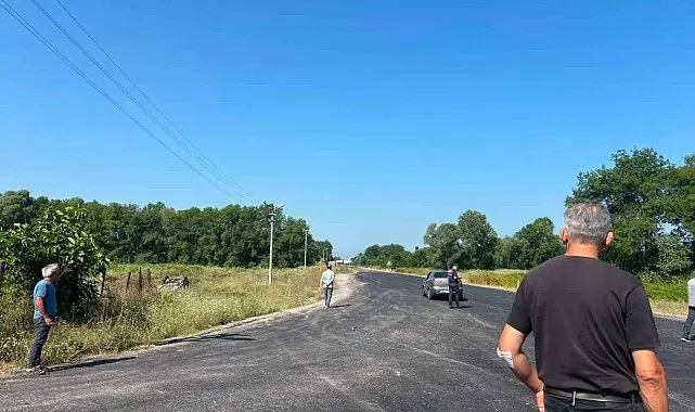 "Kavşak hatası" kazaya neden oldu: Takla atan otomobil araziye uçtu
