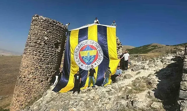 Muş'ta Dünya Fenerbahçeliler Günü Haspet Kalesi'nde kutlandı