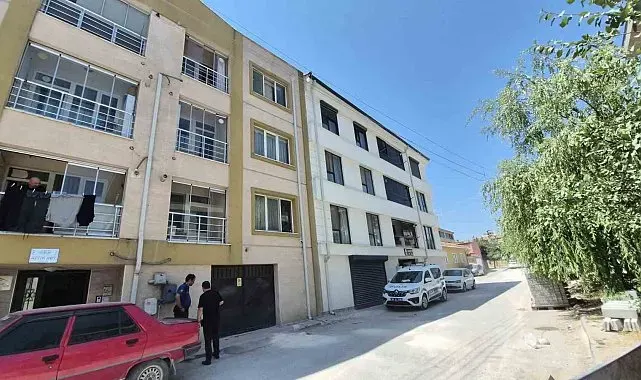 9 metre yükseklikten düşen 3 yaşındaki çocuk ağır yaralandı