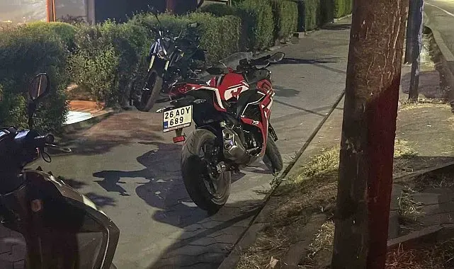 Önüne köpek fırlayan motosikletli, kaza yapıp kendi çağırdığı ambulansı reddetti