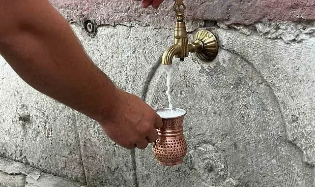 Çeşmelerden ayran aktı