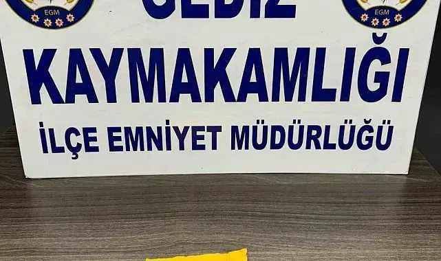 Durdurulan araçta 272 içimlik kağıda emdirilmiş uyuşturucu madde ele geçirildi, 5 kişi yakalandı
