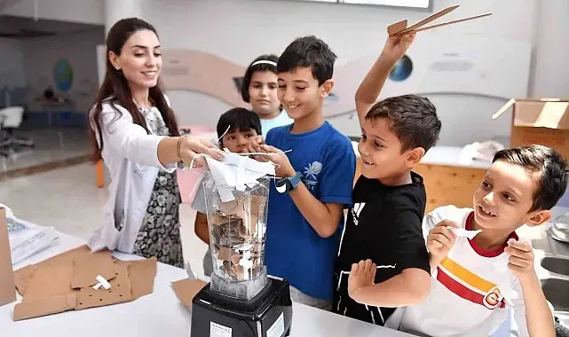 Mersin'de çocuklar yaz tatilini bilimle geçiriyor