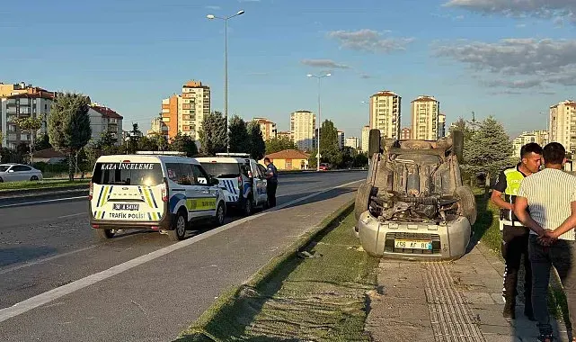 Kayseri'de hafif ticari araç takla attı: 1 yaralı