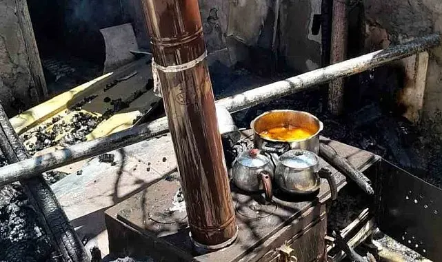 Avludaki soba, yangına neden oldu