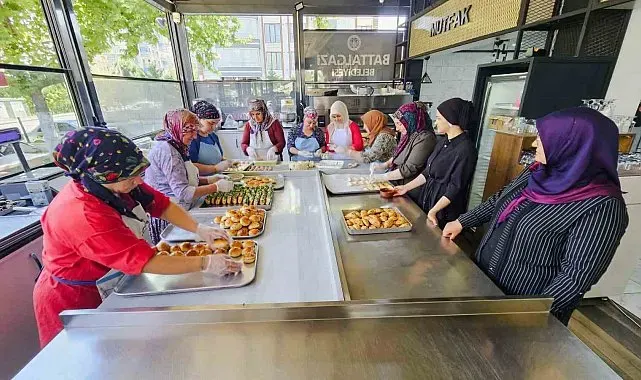 Battalgazi Belediyesi Kadın Kooperatifi, Trafik Park'ta hizmet vermeye başladı